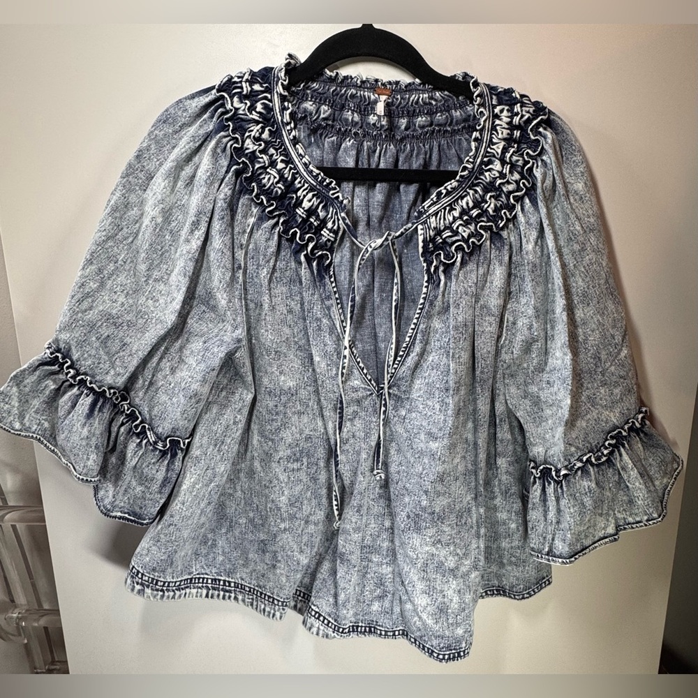 Free People Ainsley Denim Top in Indigo- Size Medium - Picture 3 of 7